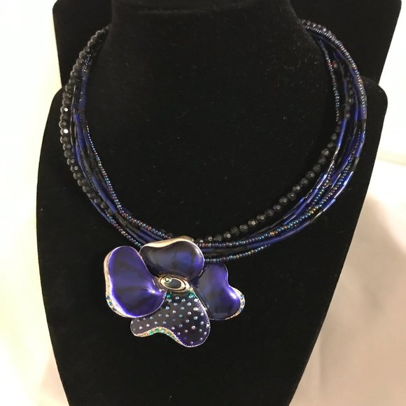 CHICOS MULTISTRAND MICRO BEAD CHOKER WITH A METAL ENAMEL FLOWER DESIGN - Picture 2 of 3